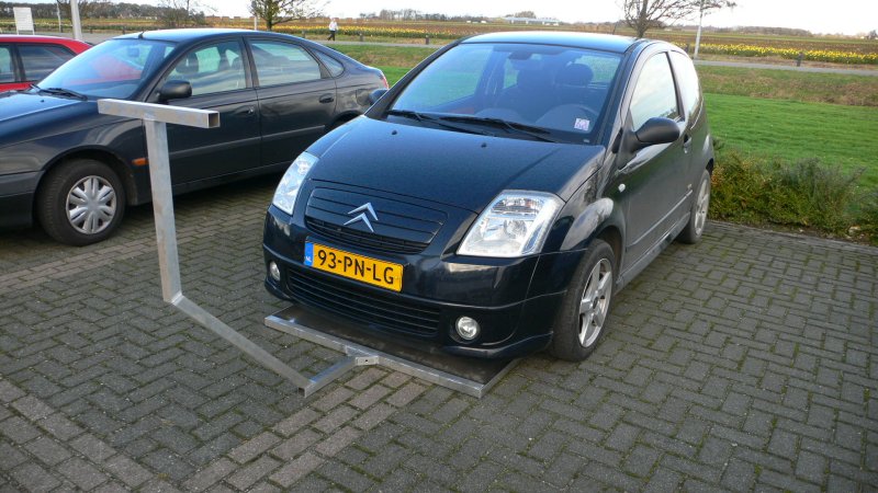 Lekbak voor schade auto`s...............