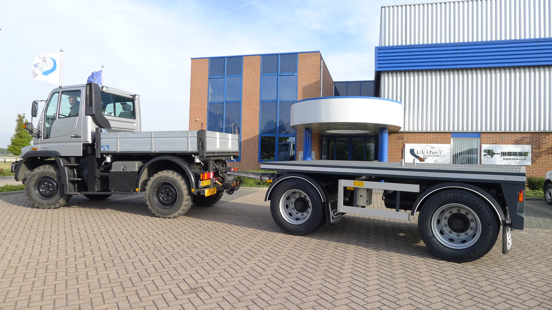 Nieuwe Ligthart aanhangwagen gereed voor gebruik........