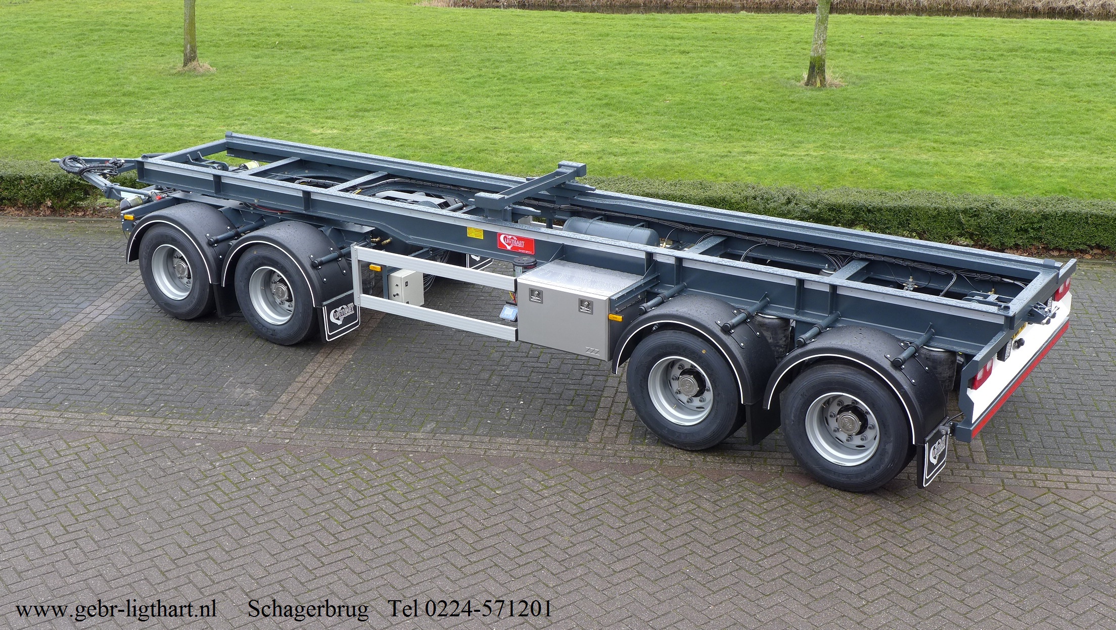 Nieuwe Ligthart aanhangwagen gereed voor gebruik...............